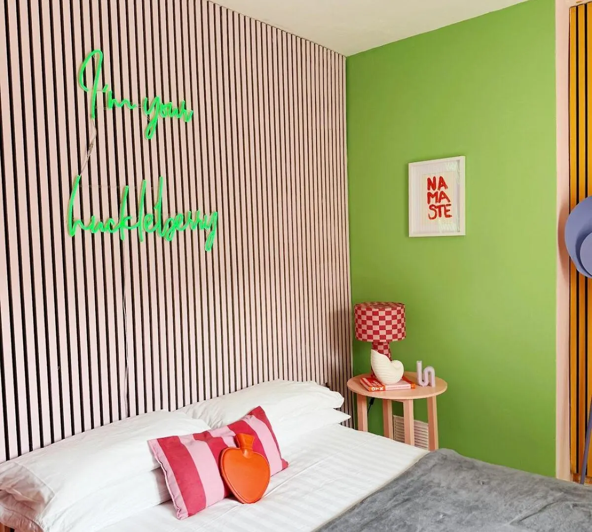 Quirky Apartment Close To Town Centre And Free Parking Cheltenham 0*,